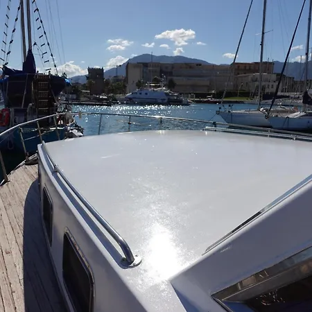 Boat & Breakfast Botel Palermo
